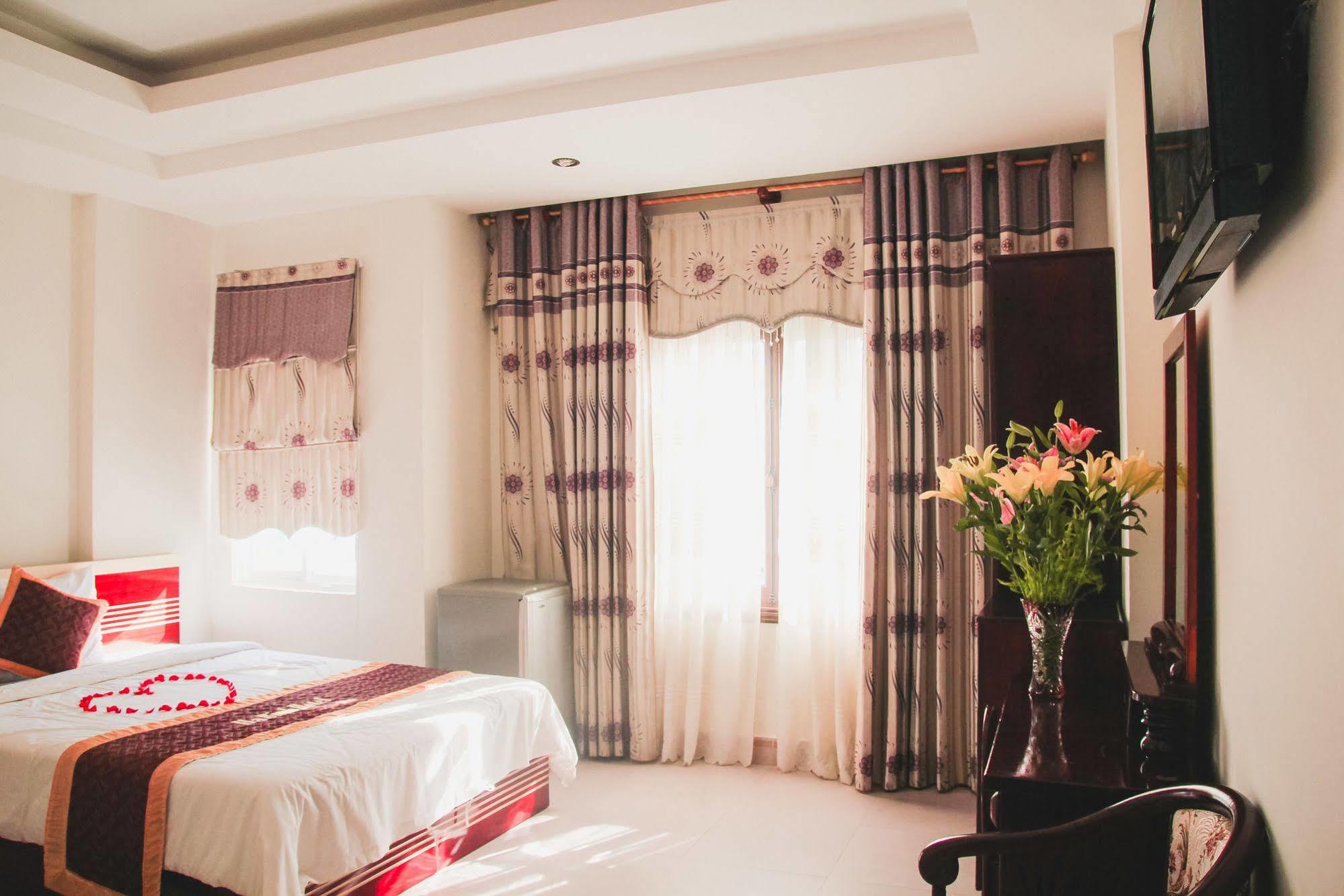 Vivyanne Hotel Danang Exterior photo