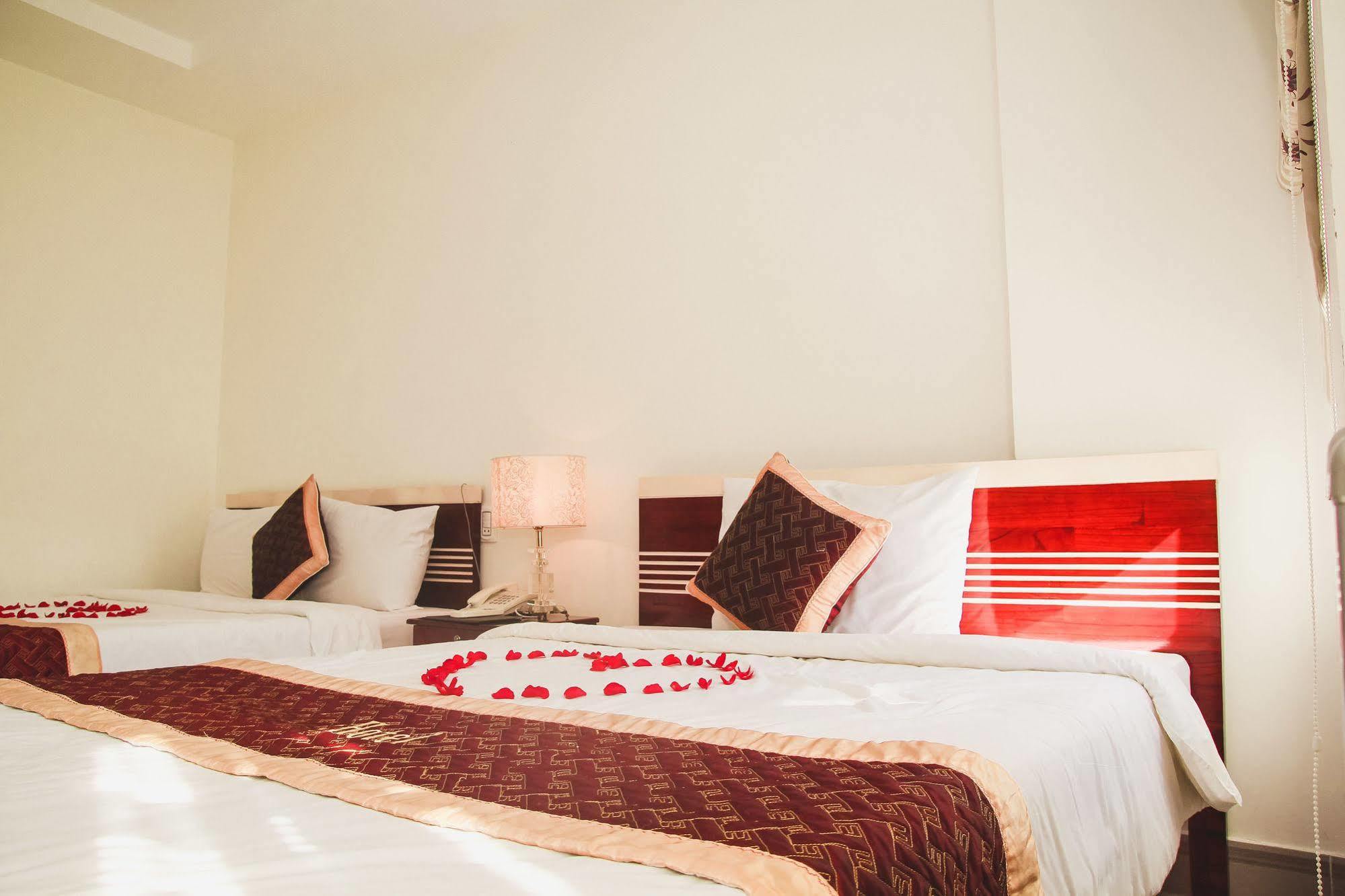 Vivyanne Hotel Danang Exterior photo