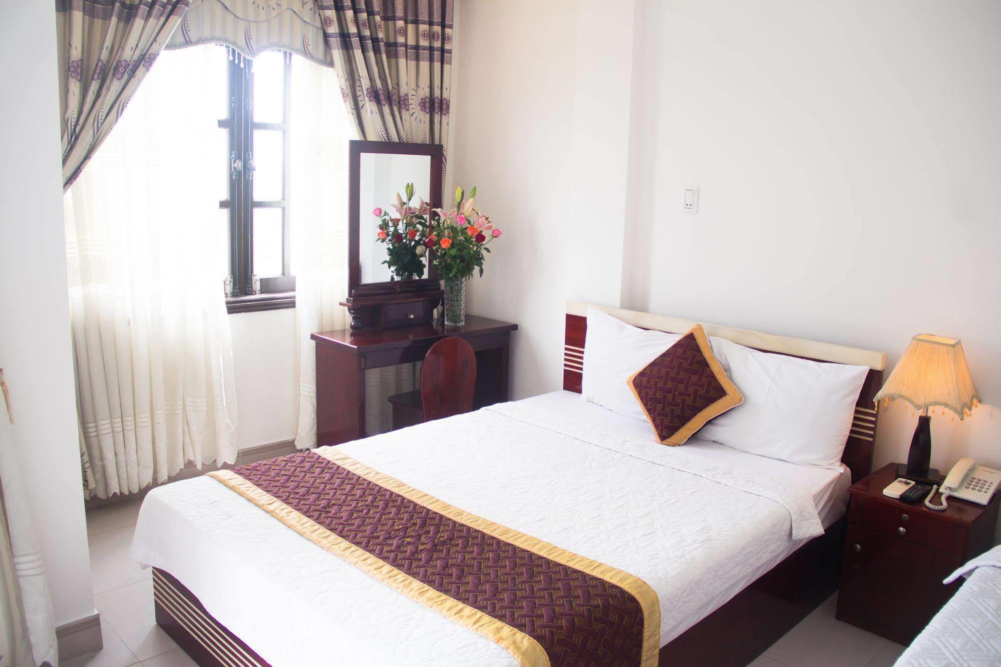 Vivyanne Hotel Danang Exterior photo