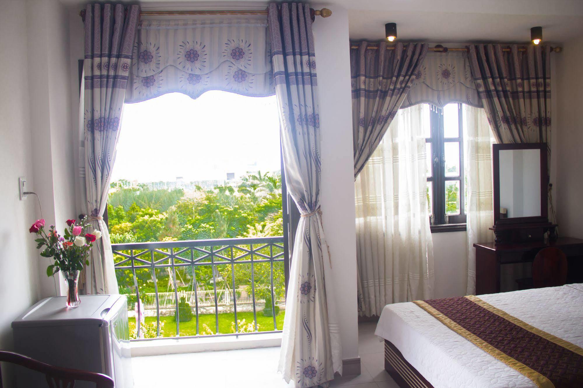 Vivyanne Hotel Danang Exterior photo